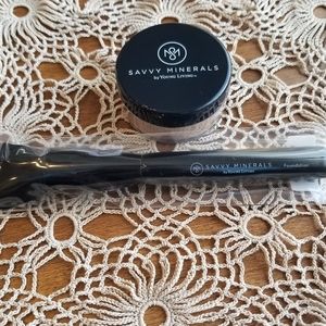 Savvy Minerals Foundation Powder Dark No.2 + brush